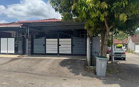 Damai Holiday Homestay